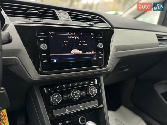 Серый Фольксваген Туран, объемом двигателя 2 л и пробегом 185 тыс. км за 22500 $, фото 12 на Automoto.ua