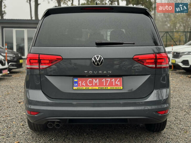 Серый Фольксваген Туран, объемом двигателя 2 л и пробегом 185 тыс. км за 22500 $, фото 5 на Automoto.ua