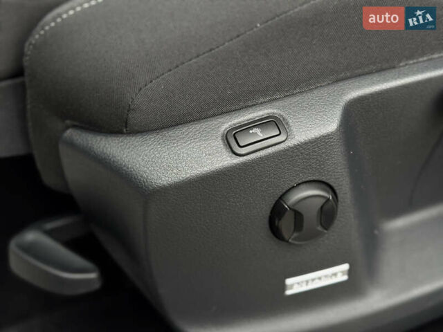 Серый Фольксваген Туран, объемом двигателя 2 л и пробегом 185 тыс. км за 22500 $, фото 9 на Automoto.ua