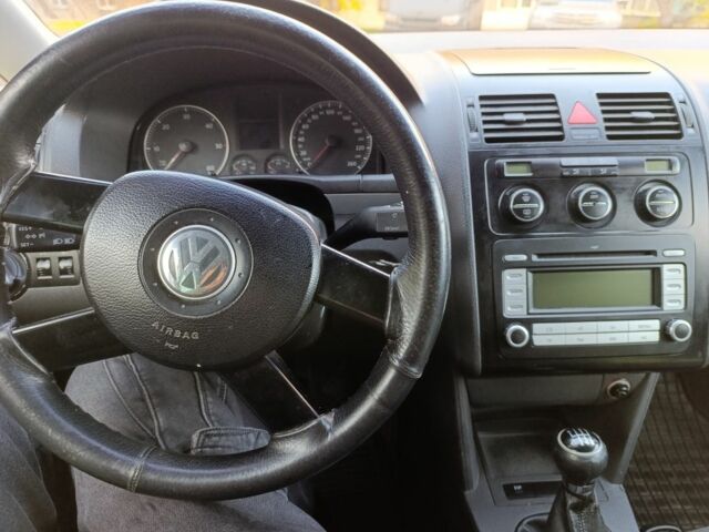 Сірий Фольксваген Туран, об'ємом двигуна 0 л та пробігом 4 тис. км за 2700 $, фото 7 на Automoto.ua