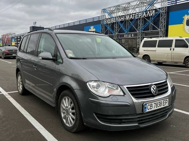 Серый Фольксваген Туран, объемом двигателя 1.4 л и пробегом 192 тыс. км за 6300 $, фото 3 на Automoto.ua