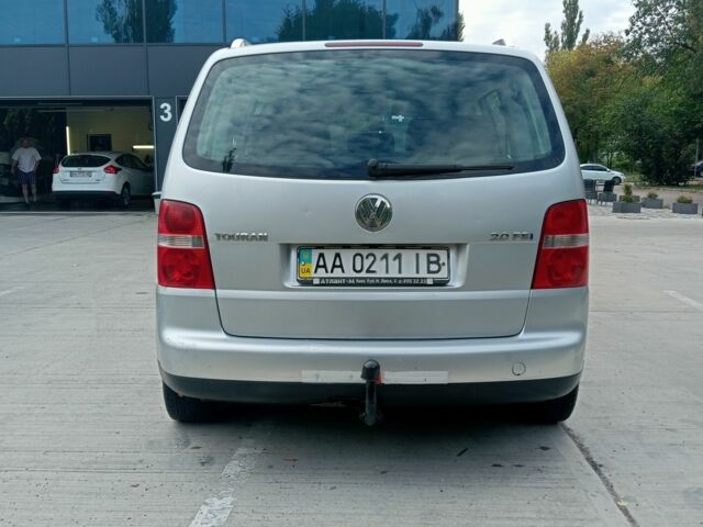 Фольксваген Туран 2004 у Києві на Automoto.ua Сірий Фольксваген Туран, об'ємом двигуна 1.98 л та пробігом 196 тис. км за 5990 $, фото 15 на Automoto.ua