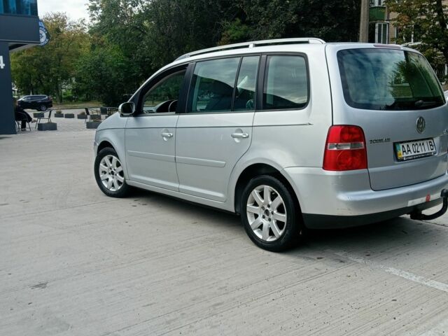 Фольксваген Туран 2004 у Києві на Automoto.ua Сірий Фольксваген Туран, об'ємом двигуна 1.98 л та пробігом 196 тис. км за 5990 $, фото 13 на Automoto.ua