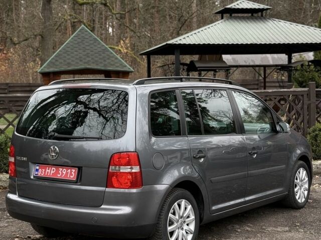 Сірий Фольксваген Туран, об'ємом двигуна 1.6 л та пробігом 200 тис. км за 5700 $, фото 2 на Automoto.ua