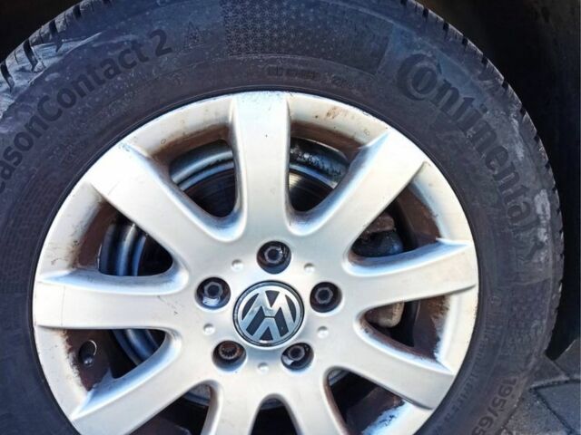 Серый Фольксваген Туран, объемом двигателя 2 л и пробегом 224 тыс. км за 3480 $, фото 10 на Automoto.ua