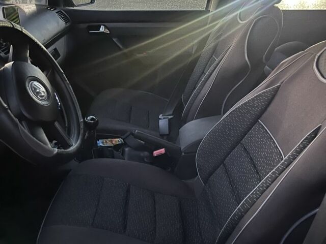 Серый Фольксваген Туран, объемом двигателя 1.6 л и пробегом 290 тыс. км за 4700 $, фото 5 на Automoto.ua