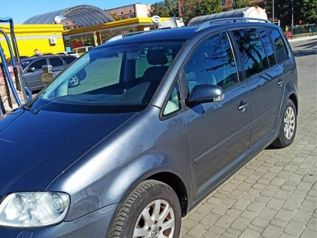 Серый Фольксваген Туран, объемом двигателя 2 л и пробегом 224 тыс. км за 3480 $, фото 8 на Automoto.ua