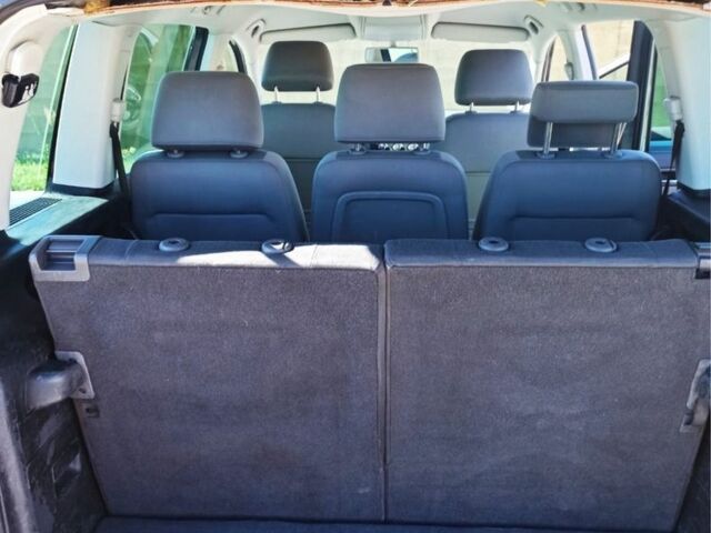 Серый Фольксваген Туран, объемом двигателя 2 л и пробегом 224 тыс. км за 3480 $, фото 6 на Automoto.ua