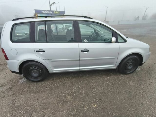 Сірий Фольксваген Туран, об'ємом двигуна 1.6 л та пробігом 260 тис. км за 5600 $, фото 3 на Automoto.ua