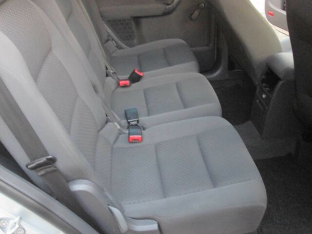 Серый Фольксваген Туран, объемом двигателя 1.6 л и пробегом 230 тыс. км за 6500 $, фото 15 на Automoto.ua