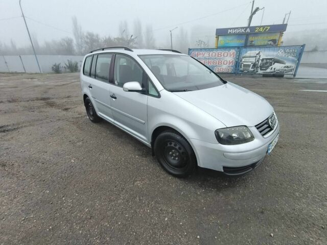 Сірий Фольксваген Туран, об'ємом двигуна 1.6 л та пробігом 260 тис. км за 5600 $, фото 4 на Automoto.ua