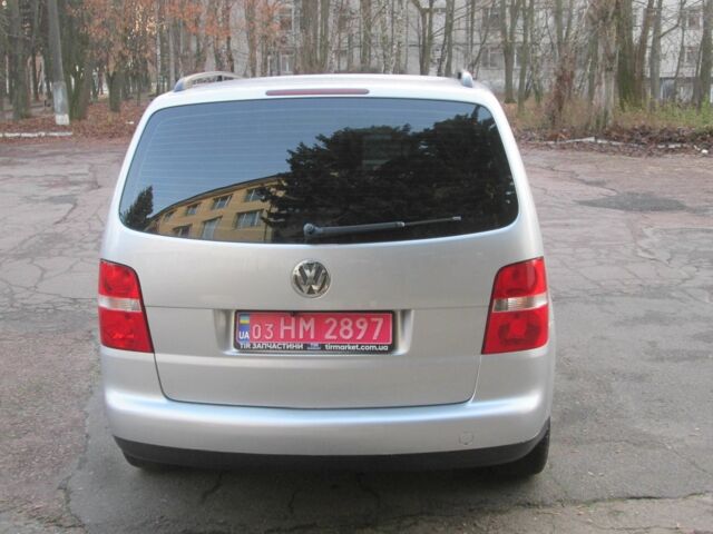 Серый Фольксваген Туран, объемом двигателя 1.6 л и пробегом 230 тыс. км за 6500 $, фото 4 на Automoto.ua