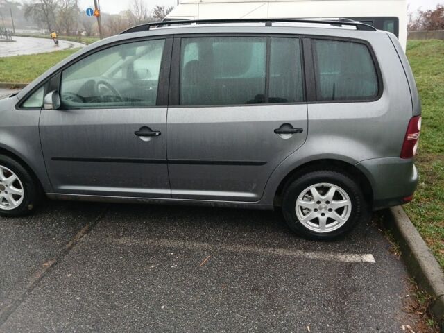 Сірий Фольксваген Туран, об'ємом двигуна 1.4 л та пробігом 295 тис. км за 5750 $, фото 5 на Automoto.ua