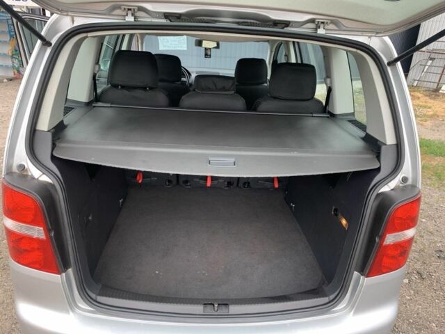 Сірий Фольксваген Туран, об'ємом двигуна 1.9 л та пробігом 260 тис. км за 5900 $, фото 7 на Automoto.ua