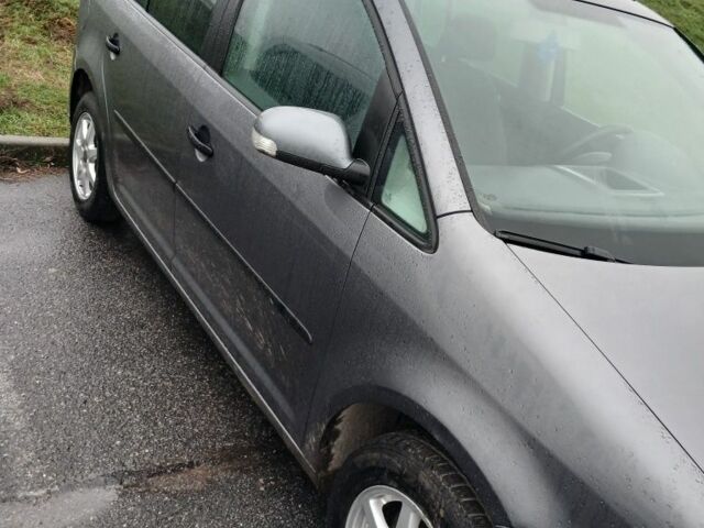 Сірий Фольксваген Туран, об'ємом двигуна 1.4 л та пробігом 295 тис. км за 5750 $, фото 3 на Automoto.ua