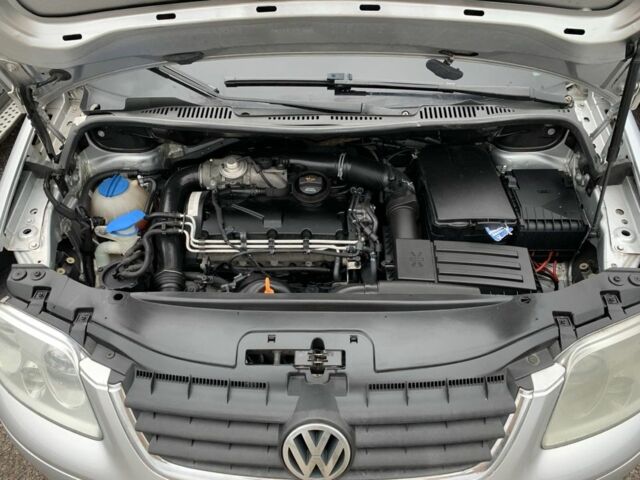 Сірий Фольксваген Туран, об'ємом двигуна 1.9 л та пробігом 260 тис. км за 5900 $, фото 4 на Automoto.ua