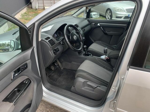 Сірий Фольксваген Туран, об'ємом двигуна 1.9 л та пробігом 260 тис. км за 5900 $, фото 5 на Automoto.ua