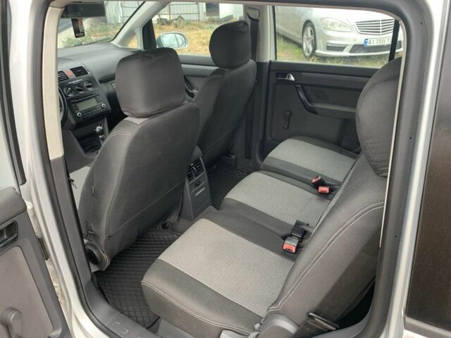 Сірий Фольксваген Туран, об'ємом двигуна 1.9 л та пробігом 260 тис. км за 5900 $, фото 6 на Automoto.ua