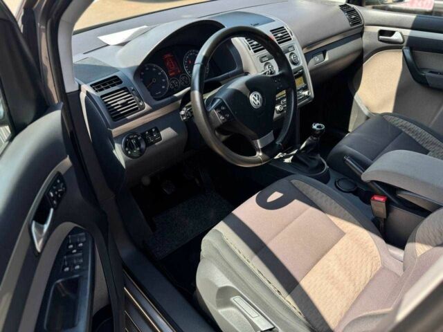 Серый Фольксваген Туран, объемом двигателя 1.4 л и пробегом 198 тыс. км за 7900 $, фото 11 на Automoto.ua