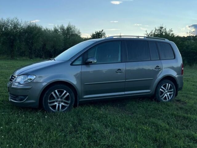 Серый Фольксваген Туран, объемом двигателя 2 л и пробегом 306 тыс. км за 6900 $, фото 5 на Automoto.ua