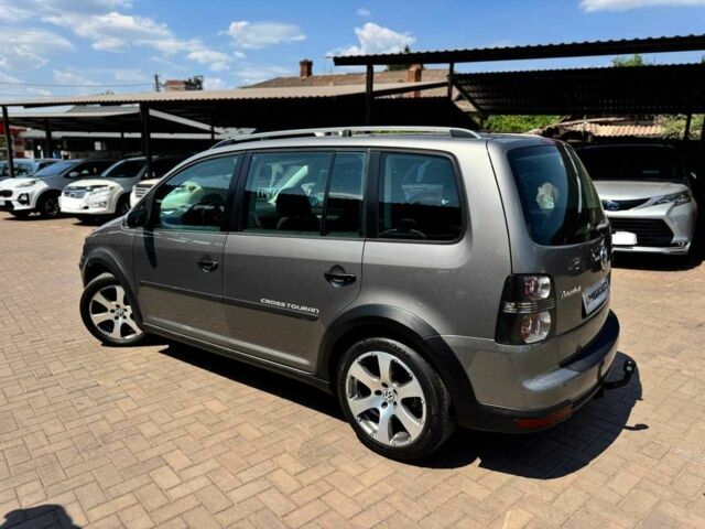 Серый Фольксваген Туран, объемом двигателя 1.4 л и пробегом 198 тыс. км за 7900 $, фото 5 на Automoto.ua