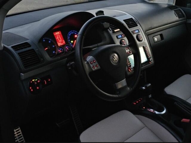 Серый Фольксваген Туран, объемом двигателя 2 л и пробегом 334 тыс. км за 8800 $, фото 9 на Automoto.ua