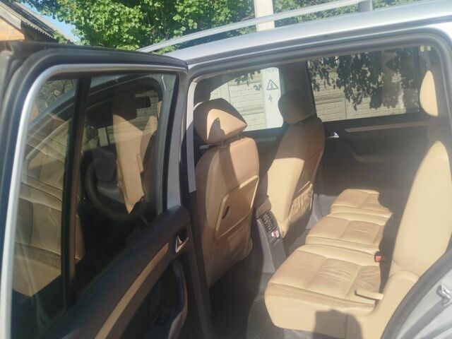 Серый Фольксваген Туран, объемом двигателя 1.9 л и пробегом 302 тыс. км за 6700 $, фото 8 на Automoto.ua