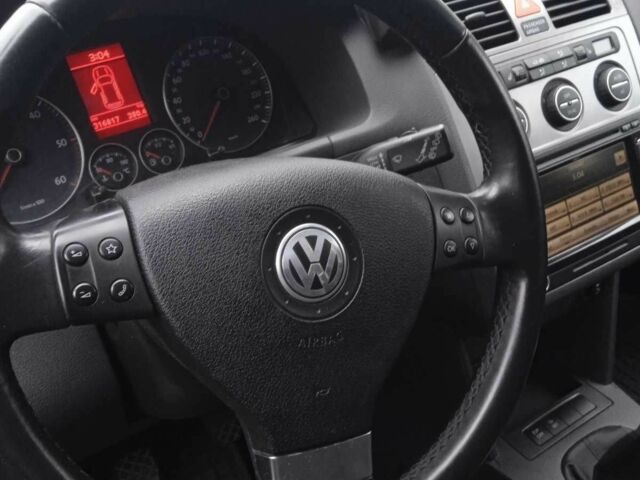 Серый Фольксваген Туран, объемом двигателя 1.9 л и пробегом 316 тыс. км за 8550 $, фото 9 на Automoto.ua