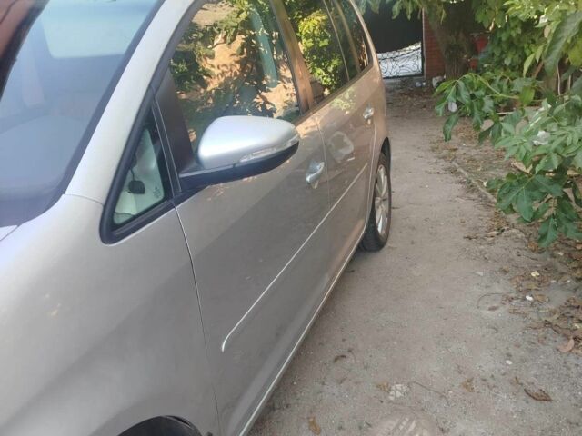 Серый Фольксваген Туран, объемом двигателя 1.9 л и пробегом 302 тыс. км за 6700 $, фото 9 на Automoto.ua