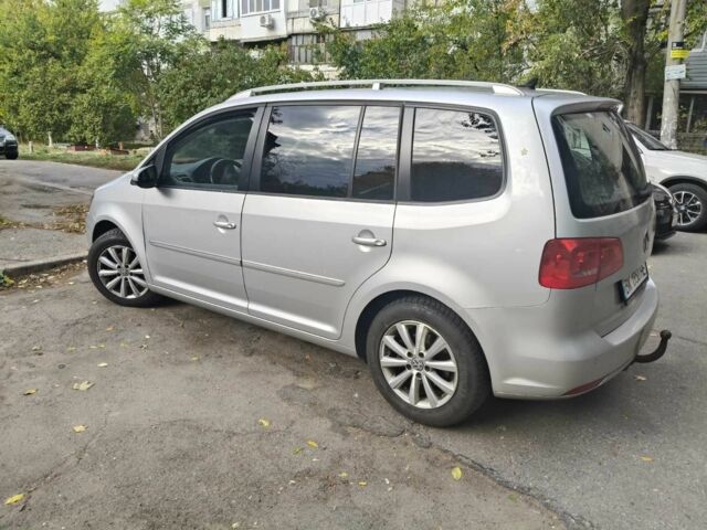 Серый Фольксваген Туран, объемом двигателя 1.6 л и пробегом 300 тыс. км за 7600 $, фото 3 на Automoto.ua