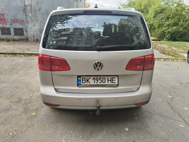 Серый Фольксваген Туран, объемом двигателя 1.6 л и пробегом 300 тыс. км за 7600 $, фото 4 на Automoto.ua