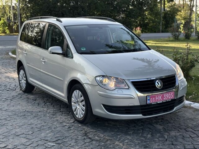 Серый Фольксваген Туран, объемом двигателя 1.4 л и пробегом 244 тыс. км за 6300 $, фото 4 на Automoto.ua