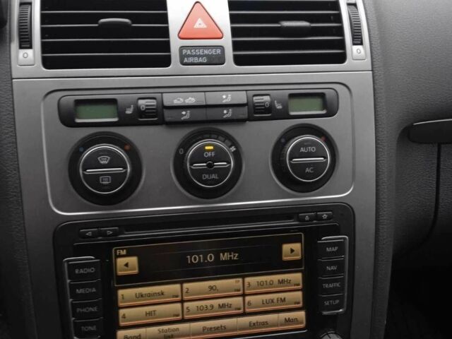 Серый Фольксваген Туран, объемом двигателя 1.9 л и пробегом 316 тыс. км за 8550 $, фото 10 на Automoto.ua