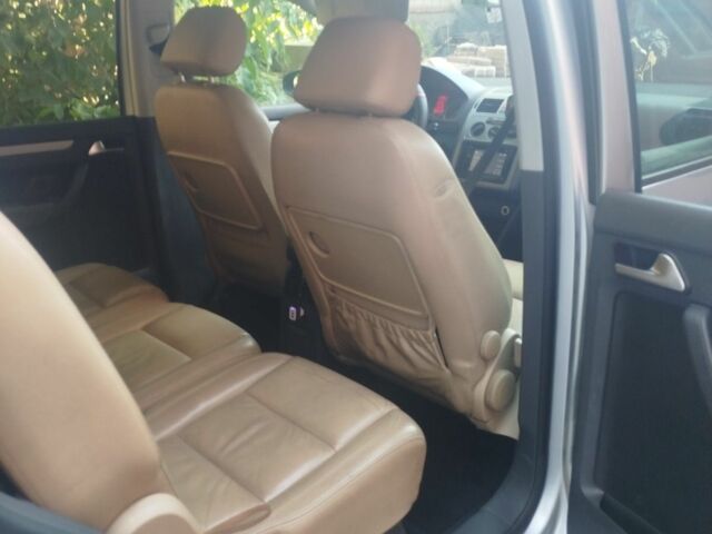 Серый Фольксваген Туран, объемом двигателя 1.9 л и пробегом 302 тыс. км за 6700 $, фото 11 на Automoto.ua