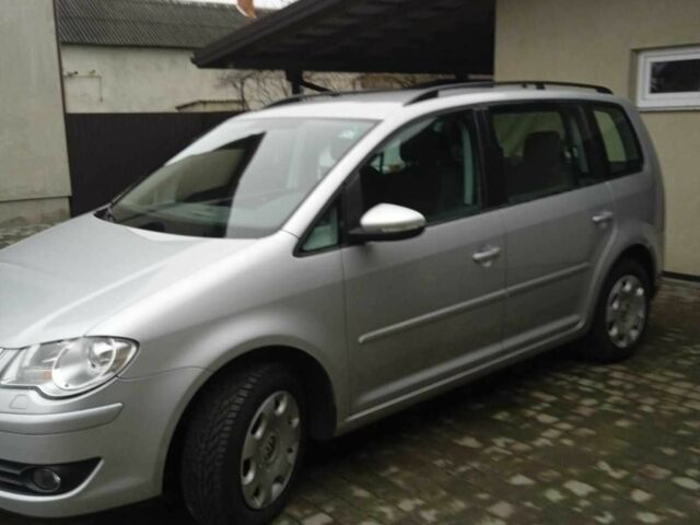 Серый Фольксваген Туран, объемом двигателя 1.9 л и пробегом 316 тыс. км за 8550 $, фото 1 на Automoto.ua