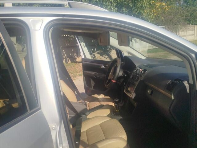 Серый Фольксваген Туран, объемом двигателя 1.9 л и пробегом 302 тыс. км за 6700 $, фото 4 на Automoto.ua