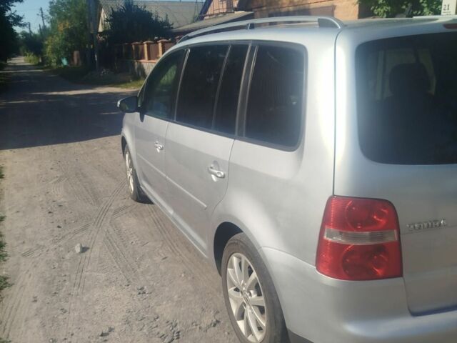 Серый Фольксваген Туран, объемом двигателя 1.9 л и пробегом 302 тыс. км за 6700 $, фото 6 на Automoto.ua