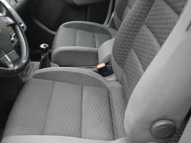 Серый Фольксваген Туран, объемом двигателя 1.9 л и пробегом 316 тыс. км за 8550 $, фото 11 на Automoto.ua