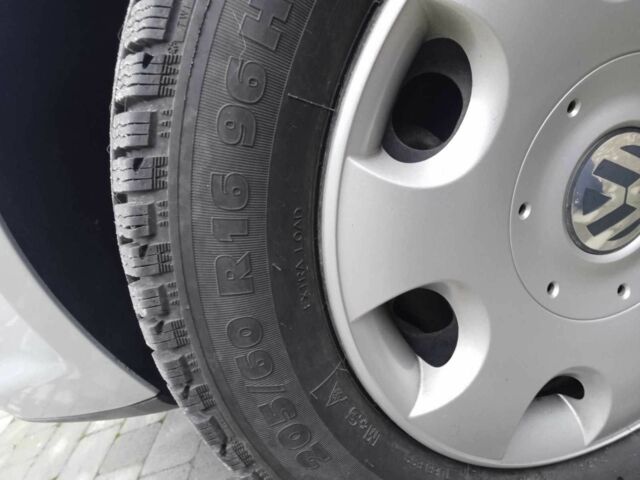 Серый Фольксваген Туран, объемом двигателя 1.9 л и пробегом 316 тыс. км за 8550 $, фото 16 на Automoto.ua