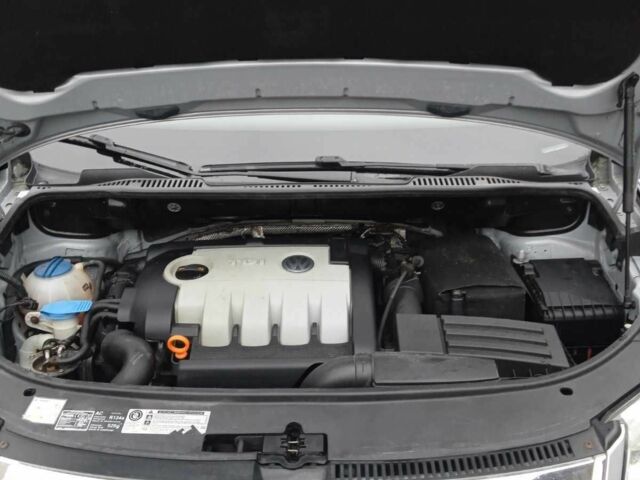 Серый Фольксваген Туран, объемом двигателя 1.9 л и пробегом 316 тыс. км за 8550 $, фото 7 на Automoto.ua