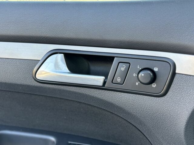 Серый Фольксваген Туран, объемом двигателя 1.4 л и пробегом 244 тыс. км за 6300 $, фото 21 на Automoto.ua