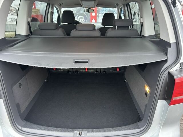 Серый Фольксваген Туран, объемом двигателя 1.6 л и пробегом 248 тыс. км за 10300 $, фото 8 на Automoto.ua