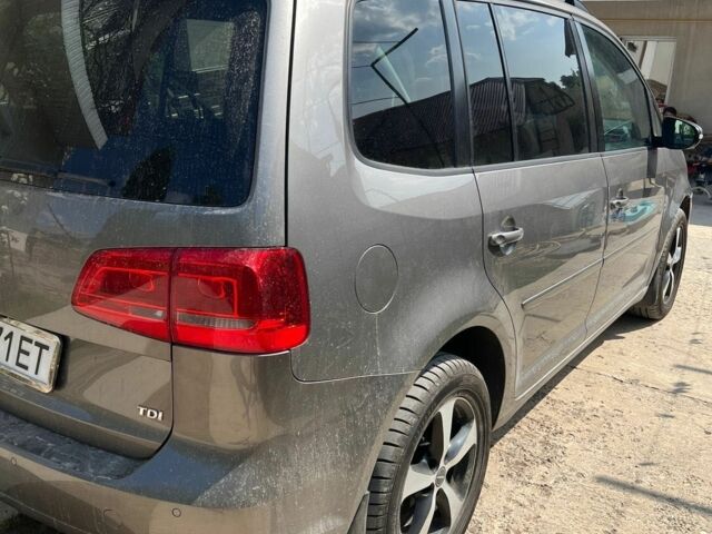 Сірий Фольксваген Туран, об'ємом двигуна 1.6 л та пробігом 205 тис. км за 10350 $, фото 5 на Automoto.ua