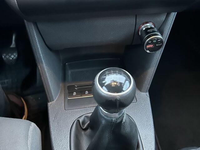 Серый Фольксваген Туран, объемом двигателя 1.6 л и пробегом 248 тыс. км за 10300 $, фото 6 на Automoto.ua