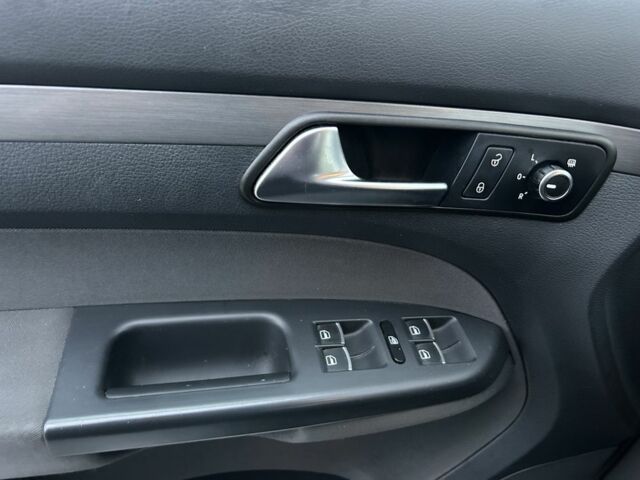 Серый Фольксваген Туран, объемом двигателя 1.6 л и пробегом 248 тыс. км за 10300 $, фото 4 на Automoto.ua