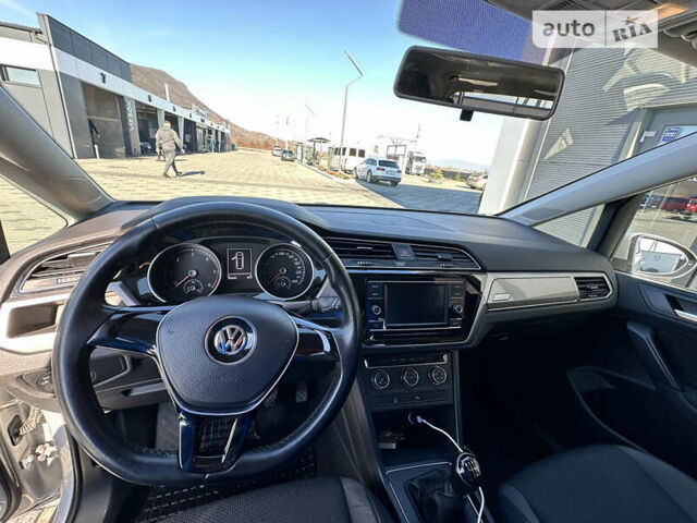 Сірий Фольксваген Туран, об'ємом двигуна 1.6 л та пробігом 195 тис. км за 17000 $, фото 6 на Automoto.ua