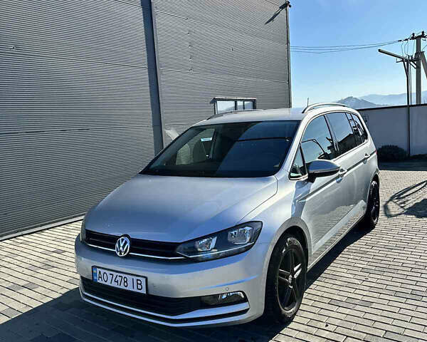 Сірий Фольксваген Туран, об'ємом двигуна 1.6 л та пробігом 195 тис. км за 17000 $, фото 2 на Automoto.ua