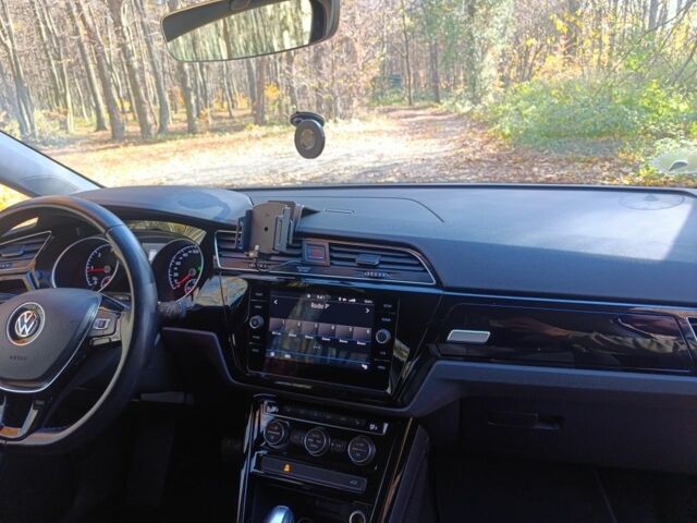 Серый Фольксваген Туран, объемом двигателя 0 л и пробегом 221 тыс. км за 459 $, фото 2 на Automoto.ua