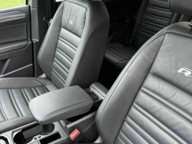 Серый Фольксваген Туран, объемом двигателя 2 л и пробегом 33 тыс. км за 12500 $, фото 7 на Automoto.ua