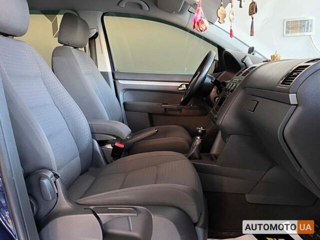 Синий Фольксваген Туран, объемом двигателя 2 л и пробегом 218 тыс. км за 6300 $, фото 8 на Automoto.ua